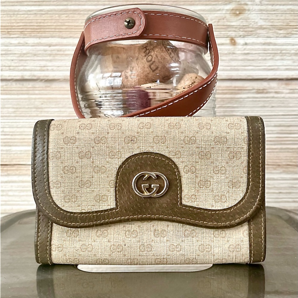 Vintage Gucci Wallet good condition